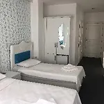 Lancelot Hotel 3*