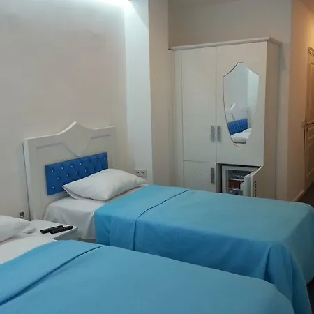 Lancelot Hotel